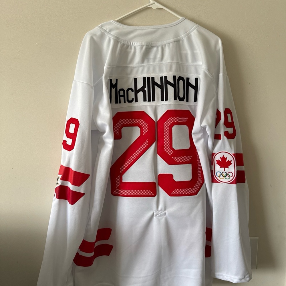 MEN’S BAUER NATHAN MACKINNON #29 TEAM CANADA 2026 OLYMPIC JERSEY SZ XL NWT RARE - Picture 7 of 7